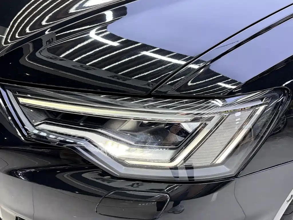 Audi A6L — фото 11