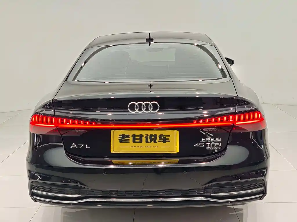 Audi A7L — фото 5