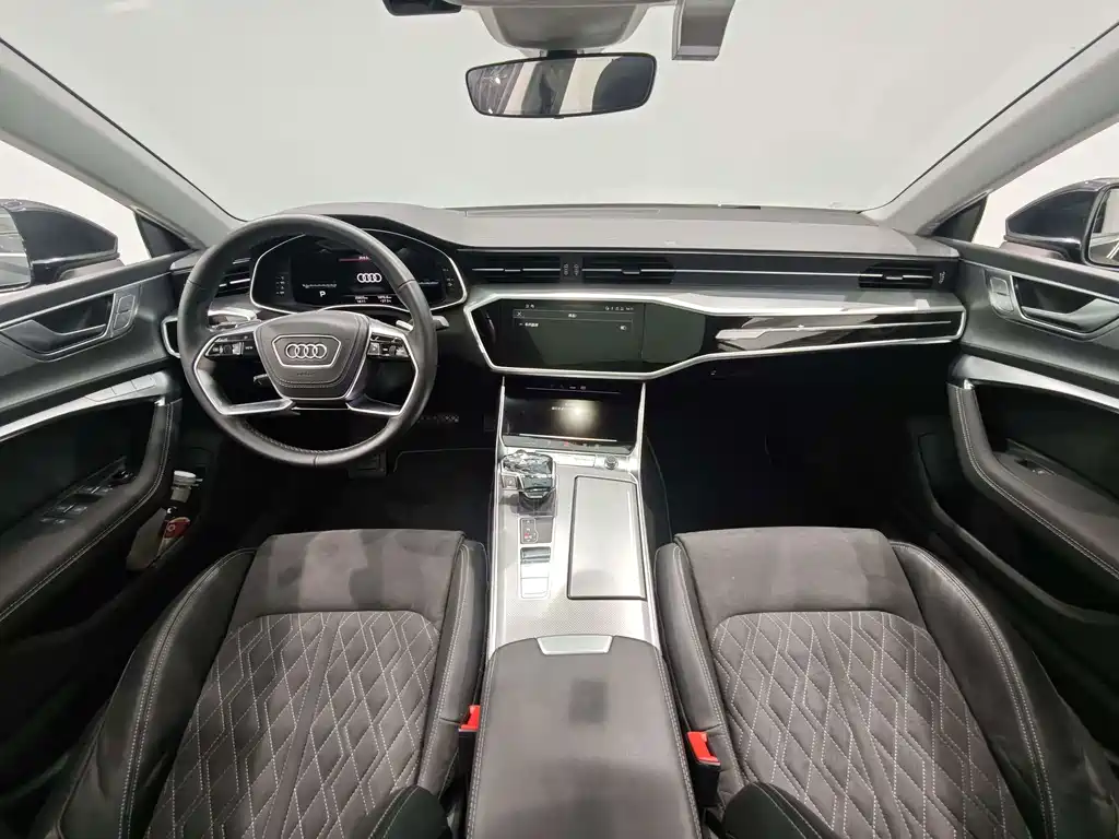 Audi A7L — фото 9
