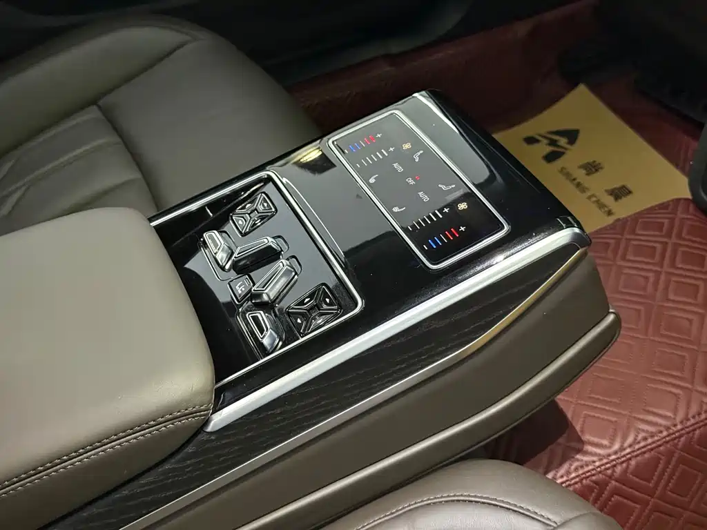 Audi A8 — фото 11