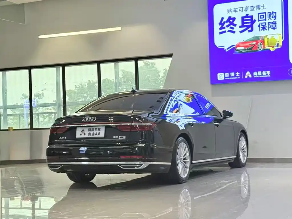Audi A8 — фото 15