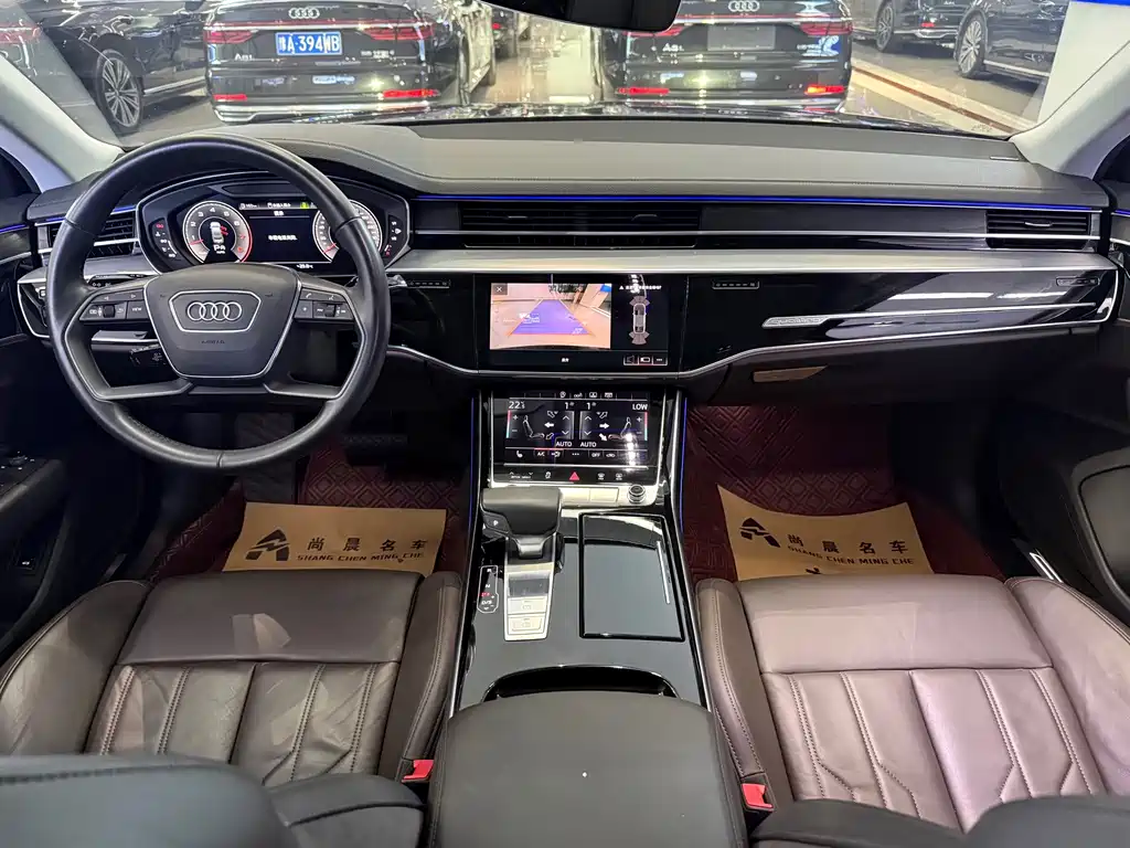 Audi A8 — фото 7
