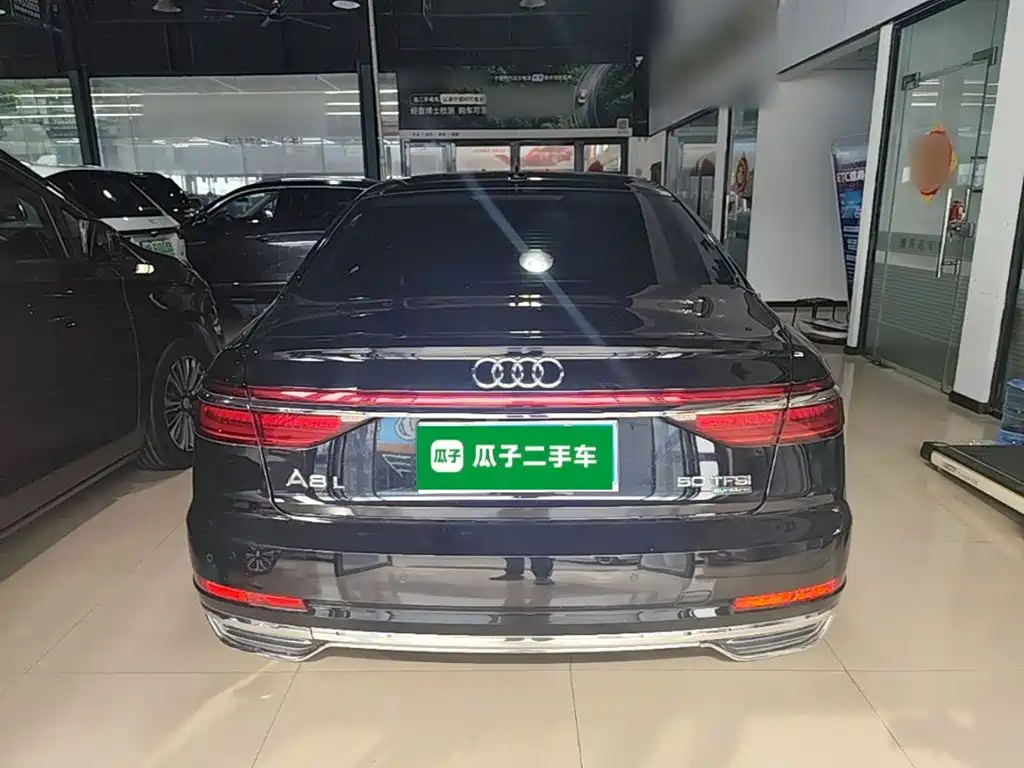 Audi A8 — фото 6