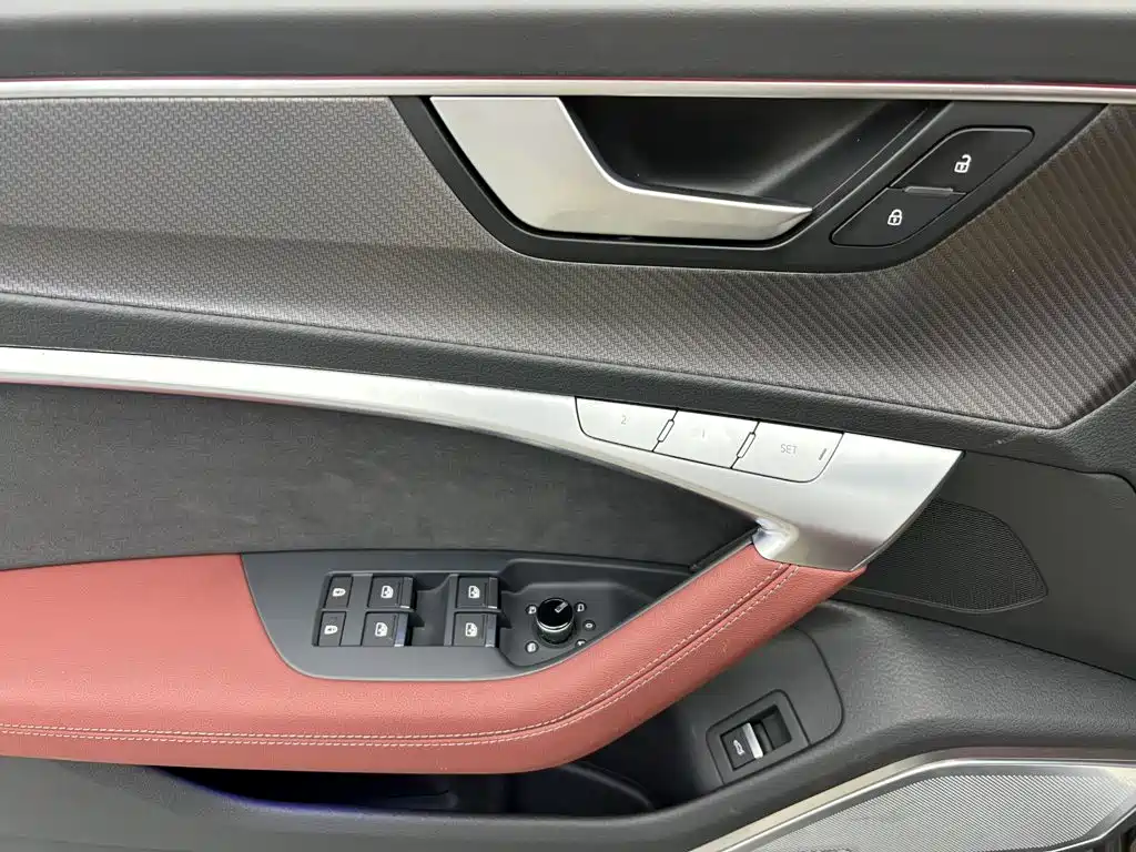 Audi A7L — фото 17