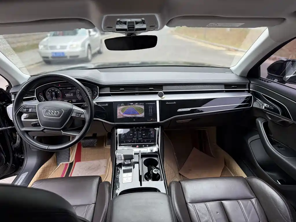 Audi A8 — фото 4
