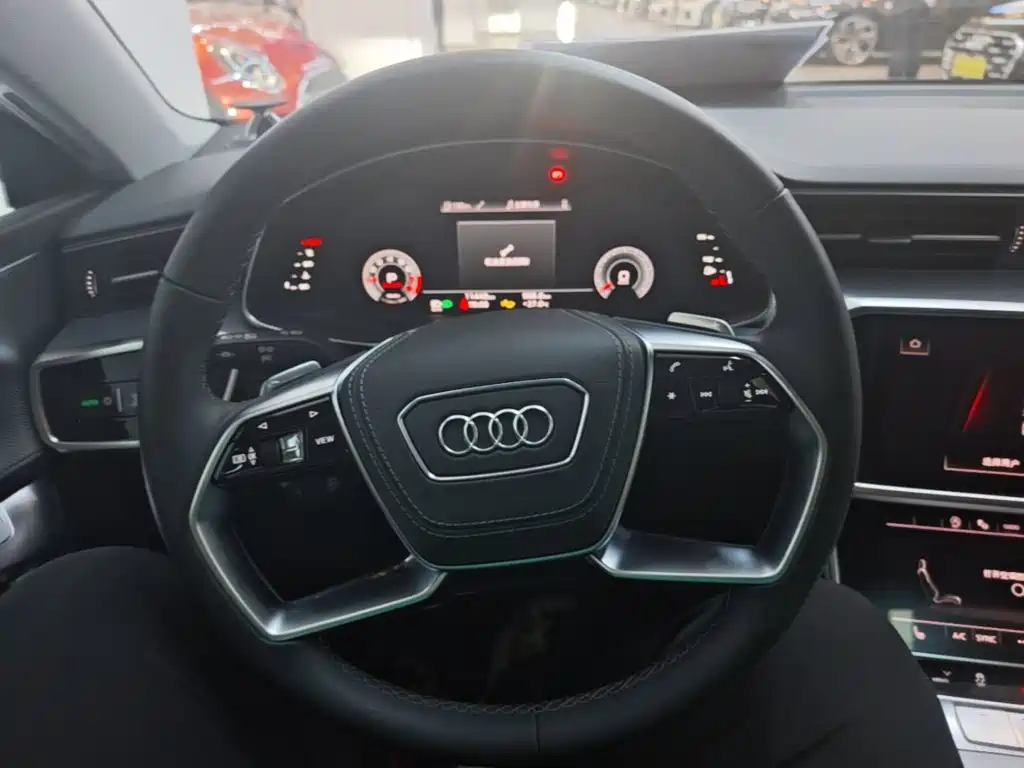 Audi A7L — фото 11