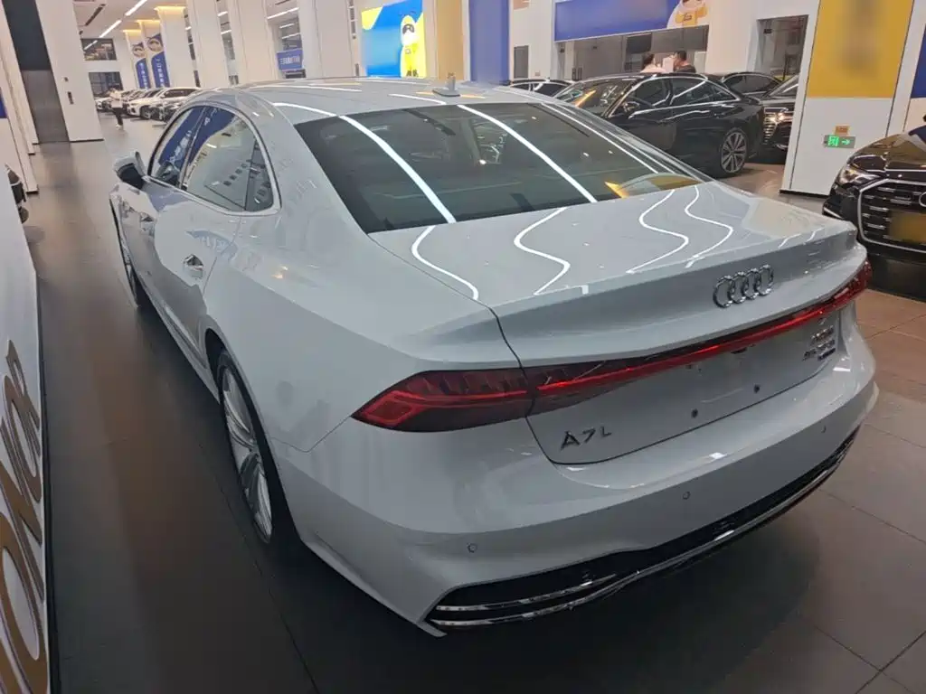 Audi A7L — фото 5