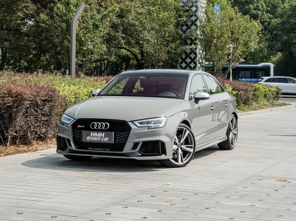 Audi RS 3 — фото 1