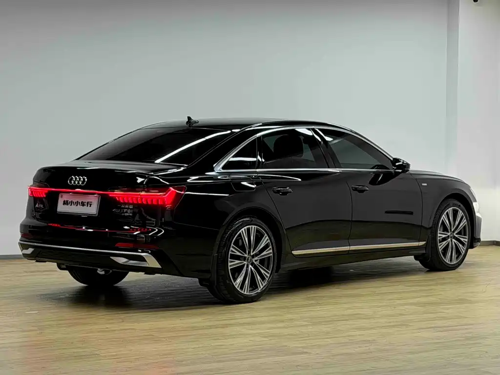 Audi A6L — фото 30