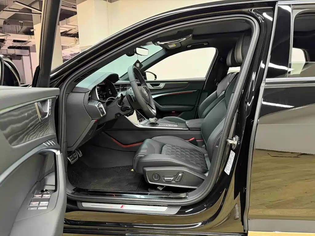 Audi A6L — фото 10