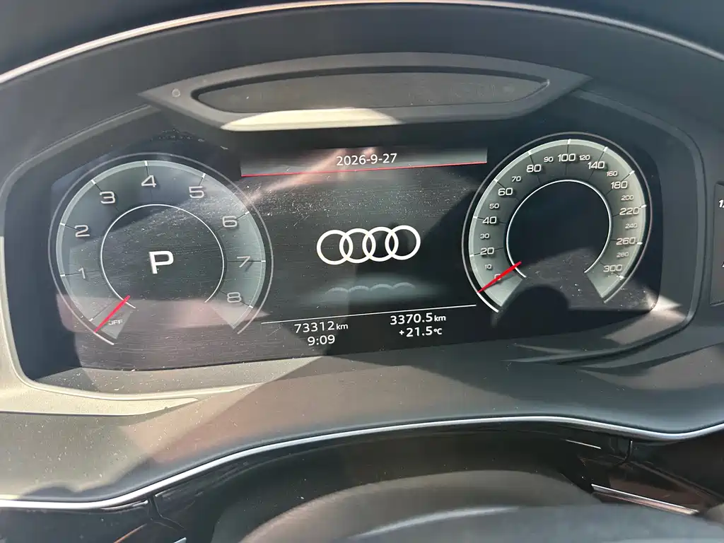 Audi Q8 — фото 5