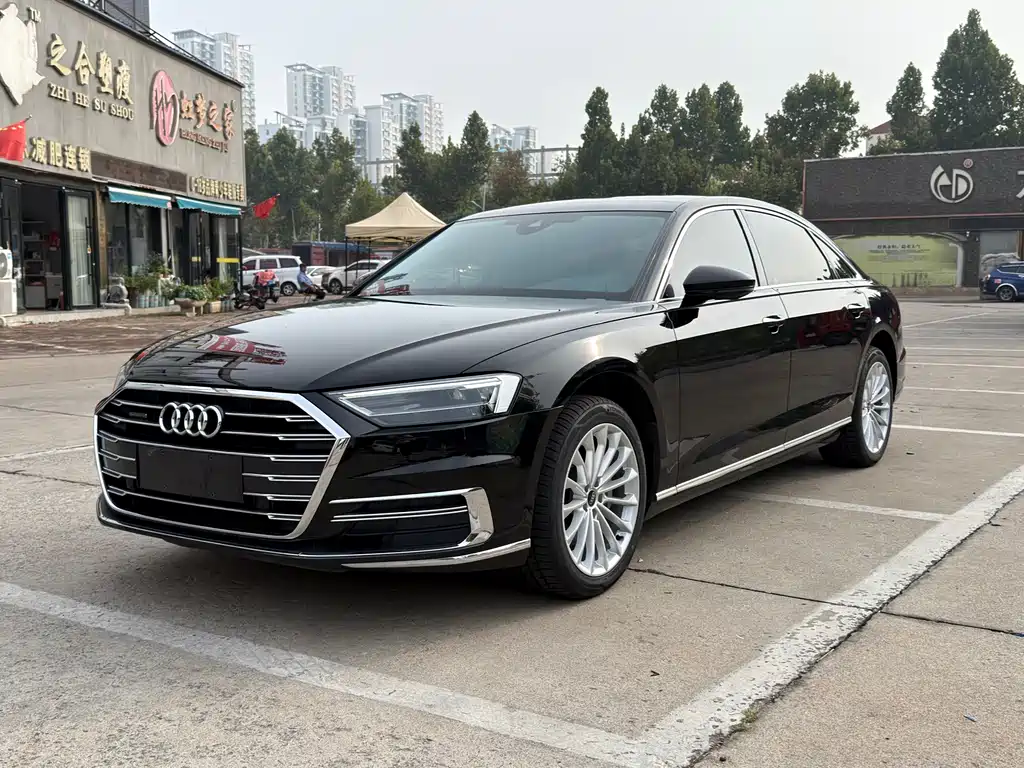 Audi A8 — фото 2