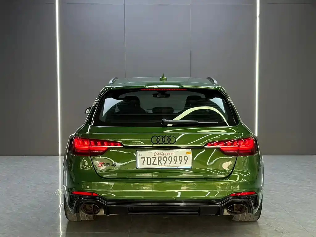 Audi RS 4 — фото 9