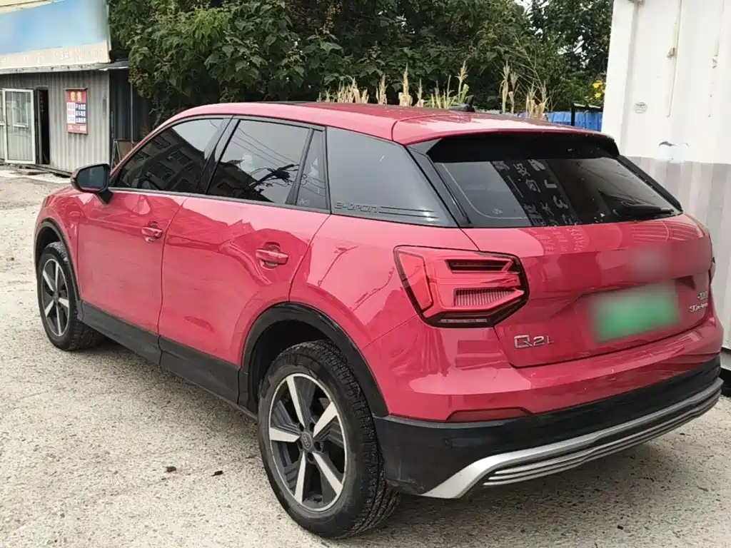 Audi Q2L e-tron — фото 5