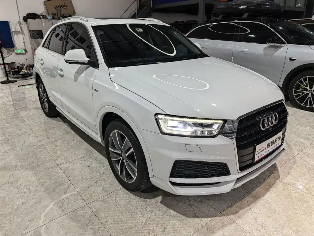 Audi Q3 — фото 14