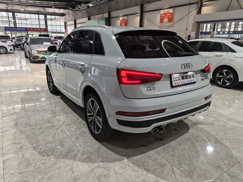 Audi Q3 — фото 15