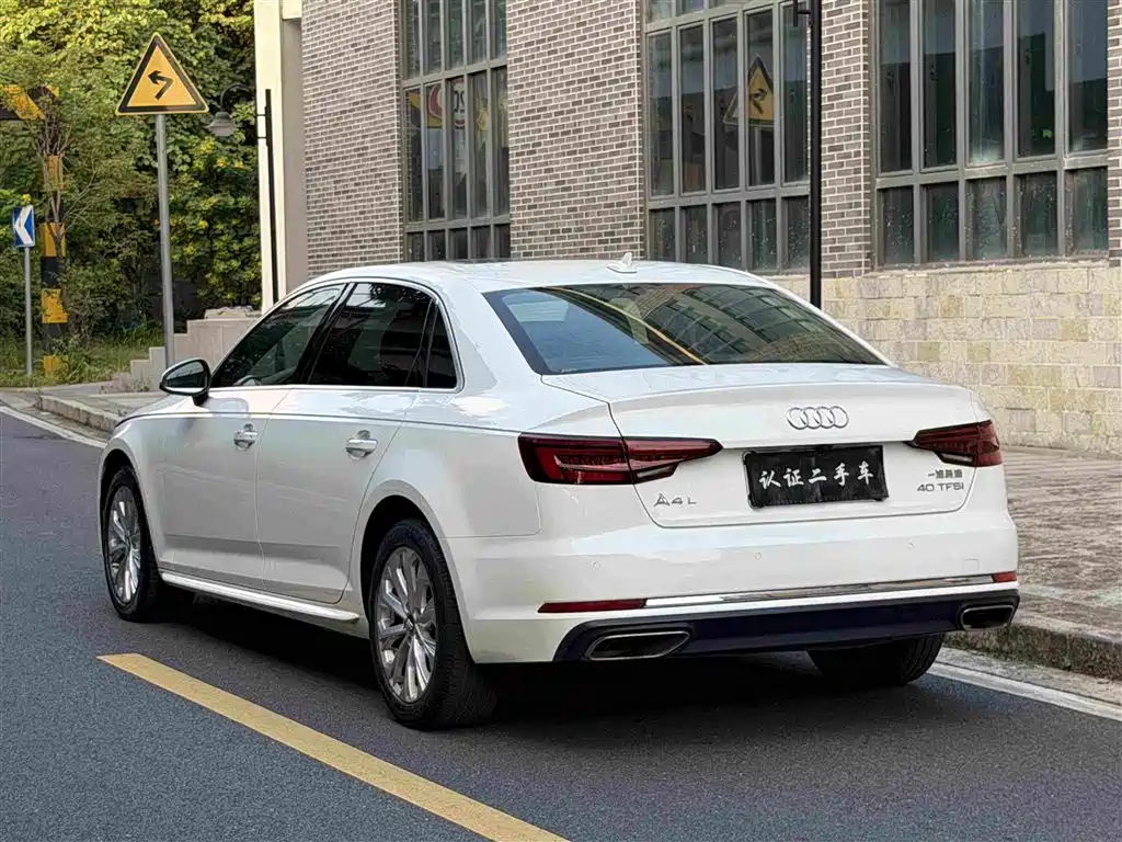 Audi A4L — фото 3