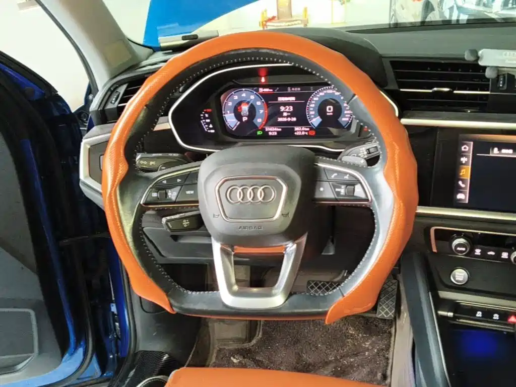 Audi Q3 — фото 11