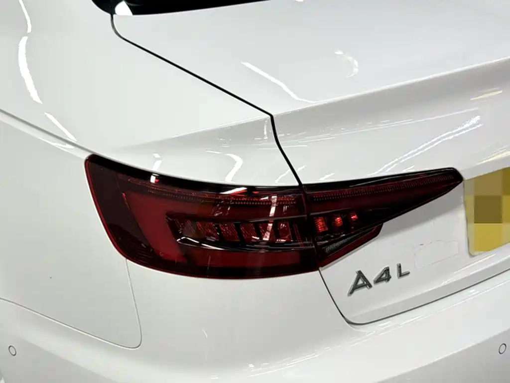 Audi A4L — фото 11