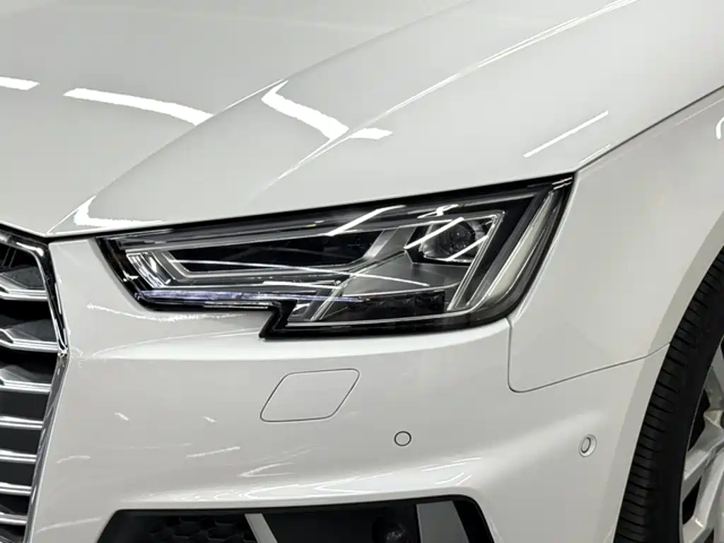 Audi A4L — фото 10