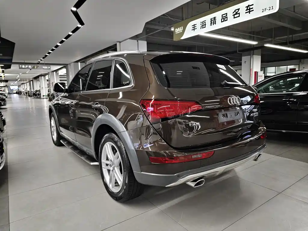 Audi Q5 — фото 14