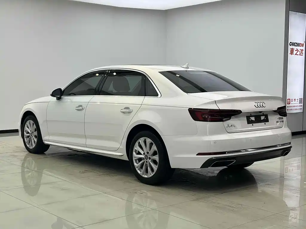 Audi A4L — фото 5