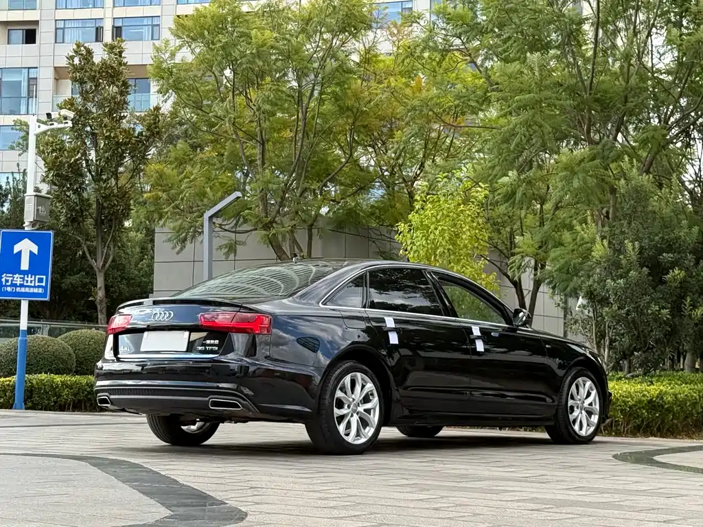 Audi A6L — фото 7