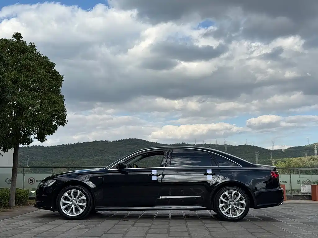 Audi A6L — фото 10