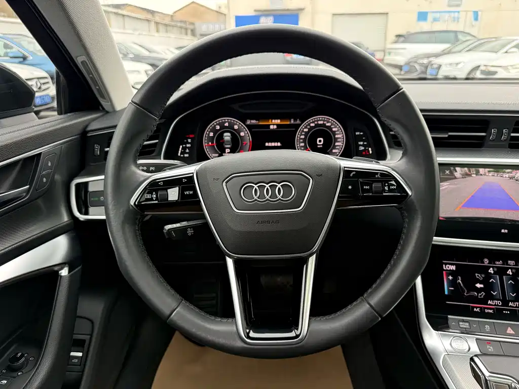 Audi A6L — фото 7
