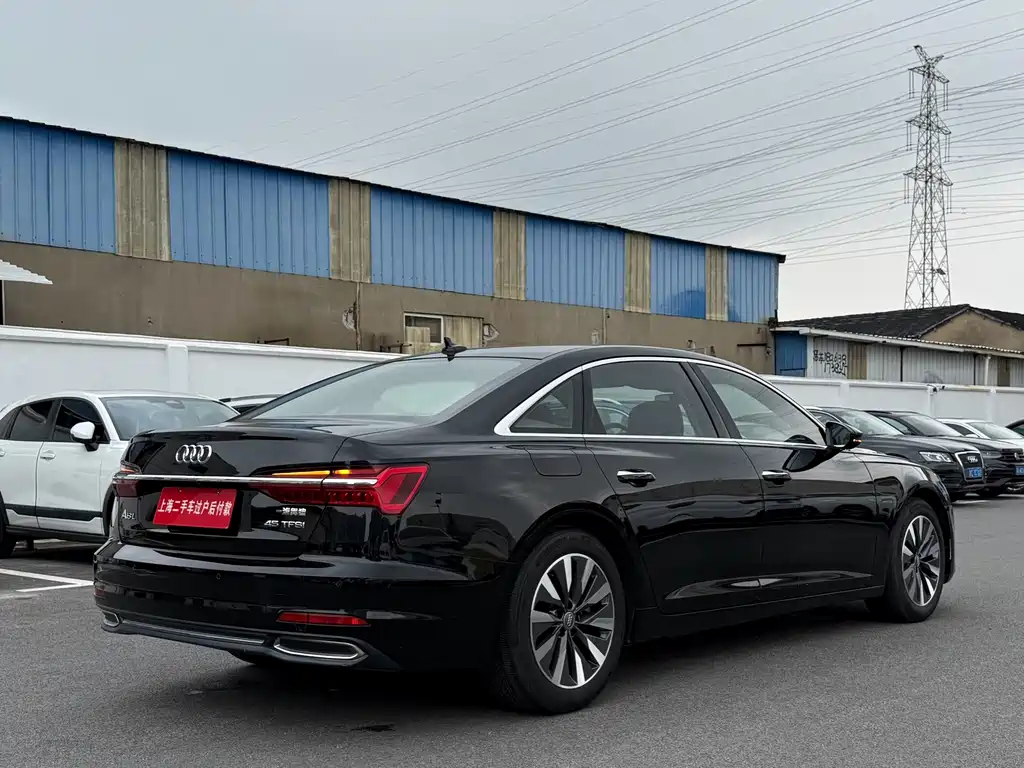 Audi A6L — фото 10