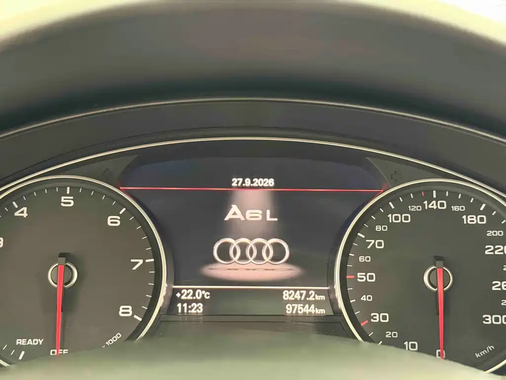 Audi A6L — фото 14