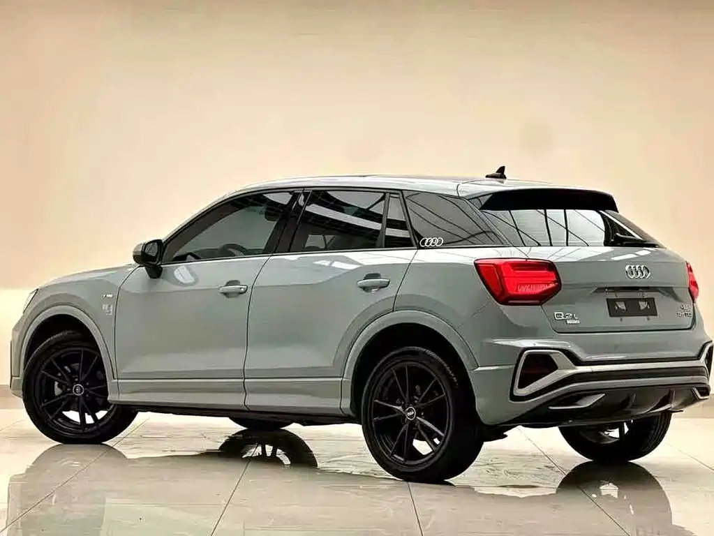 Audi Q2L — фото 2