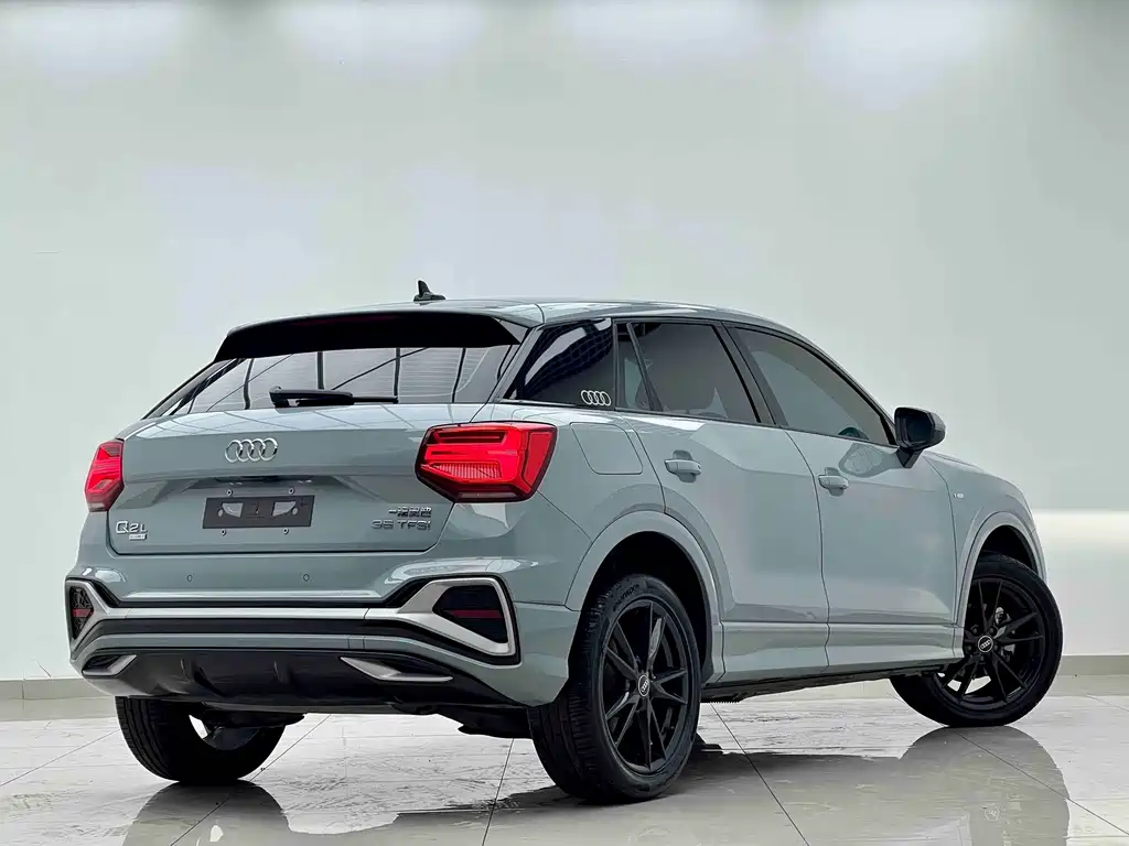 Audi Q2L — фото 5