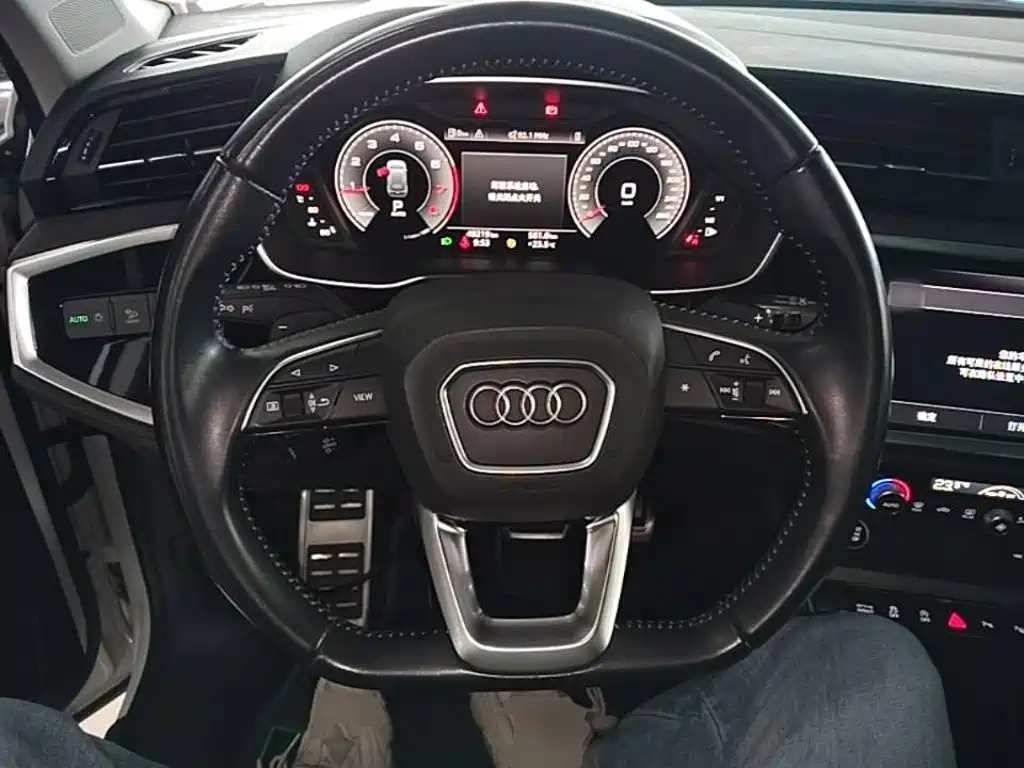 Audi Q3 — фото 11