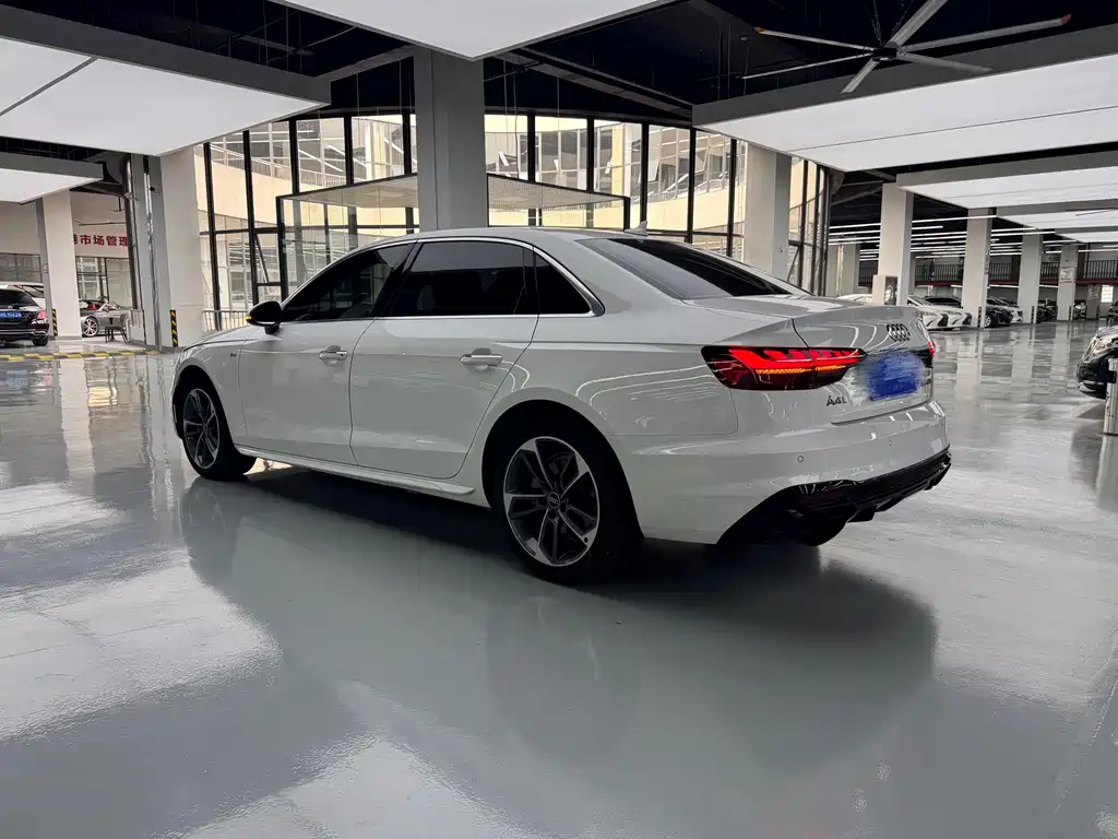 Audi A4L — фото 14
