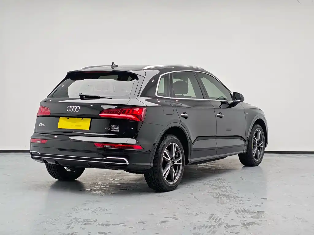 Audi Q5L — фото 4