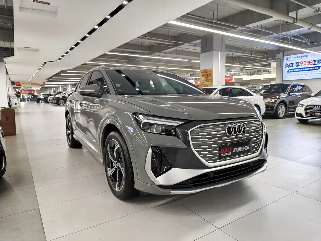 Audi Q4 e-tron — фото 3