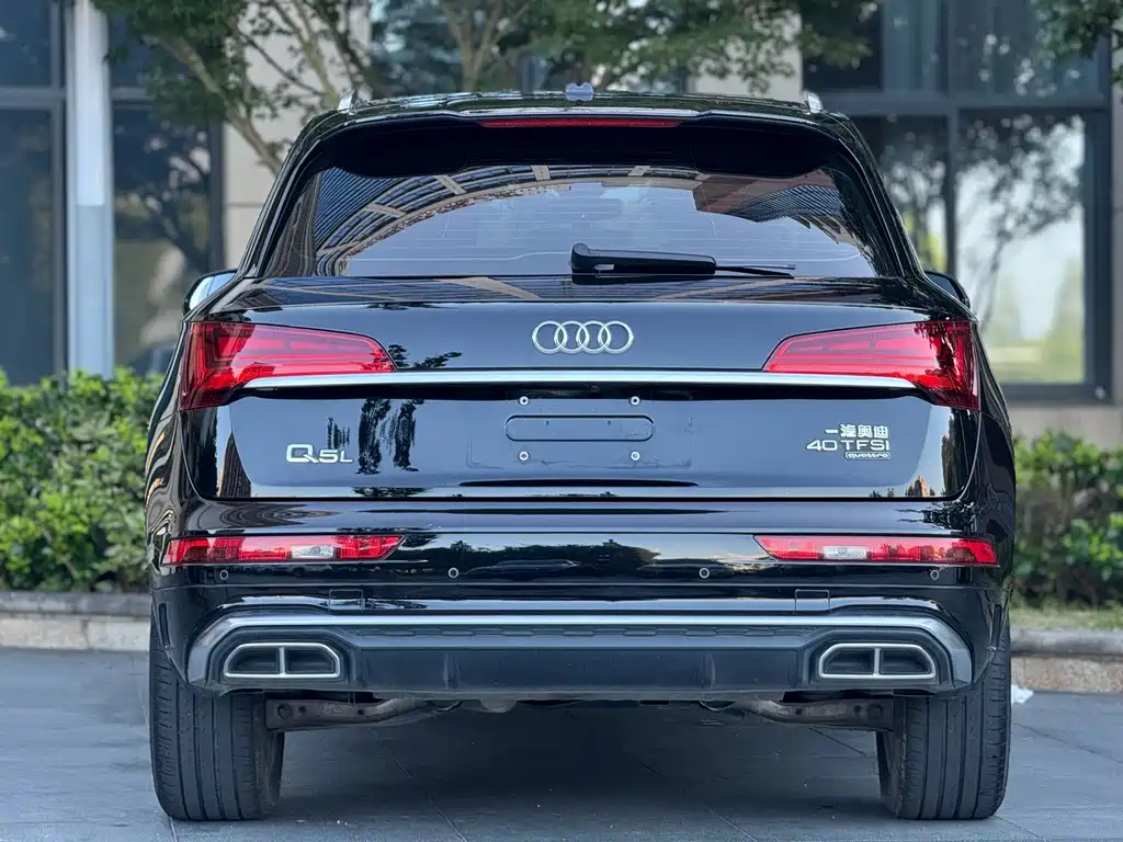 Audi Q5L — фото 8