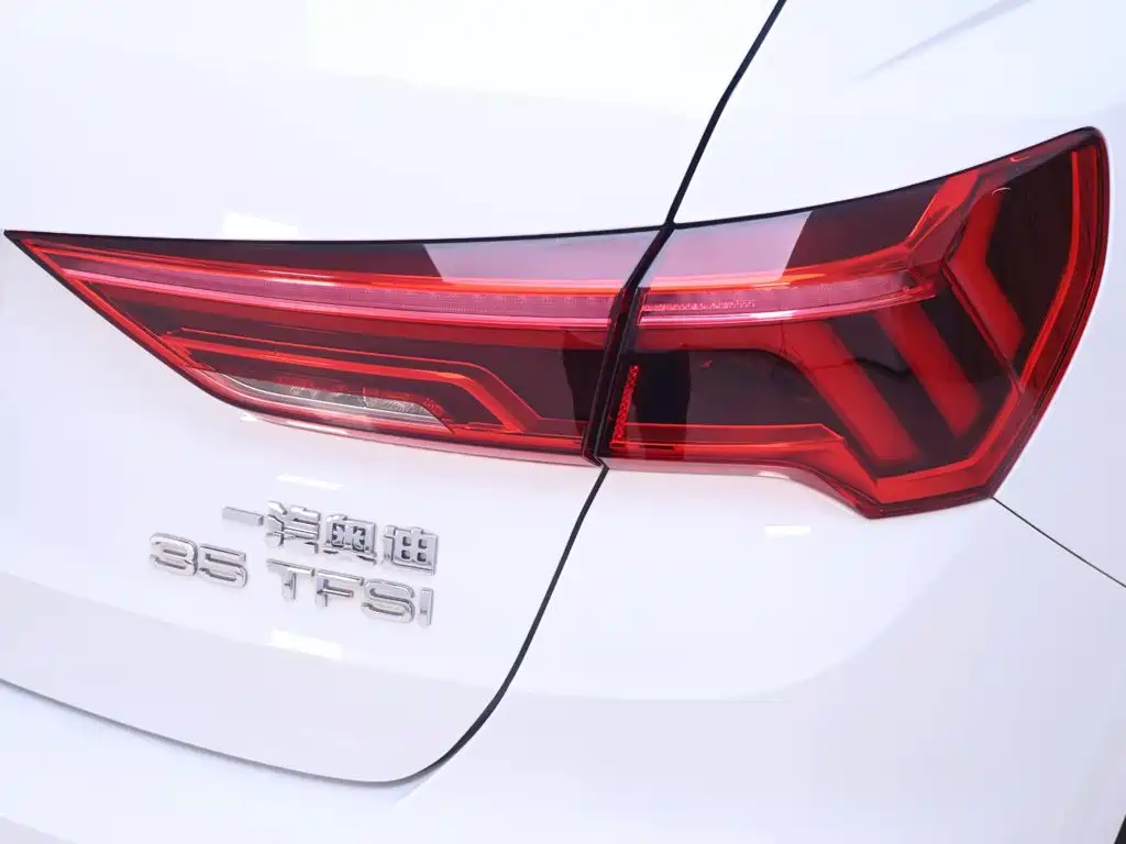 Audi Q3 — фото 9