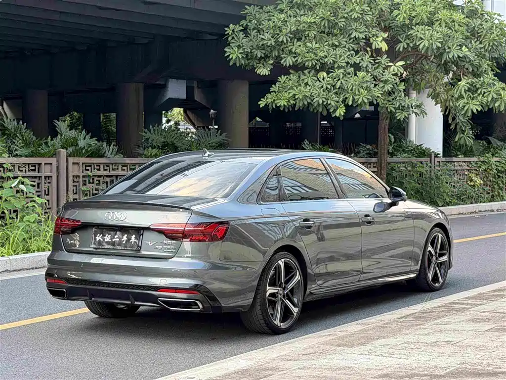 Audi A4L — фото 4