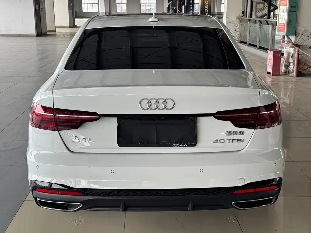 Audi A4L — фото 5