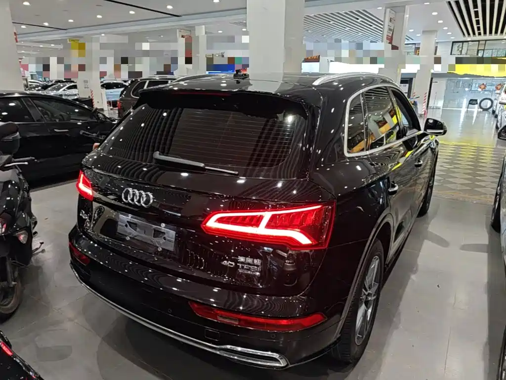 Audi Q5L — фото 7