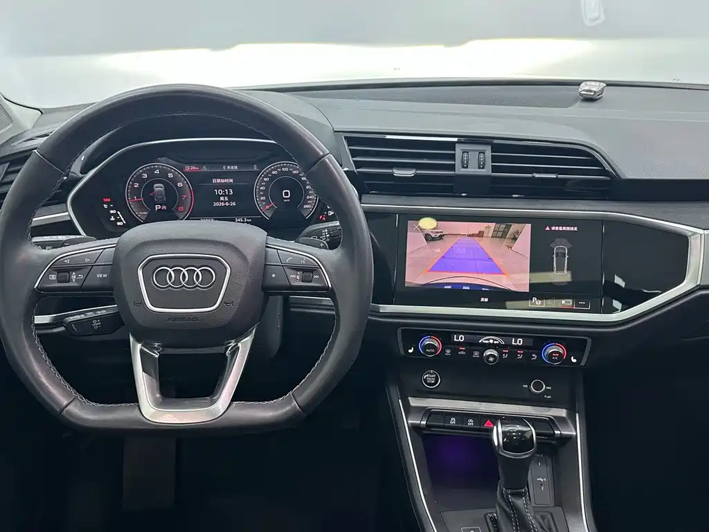 Audi Q3 — фото 10