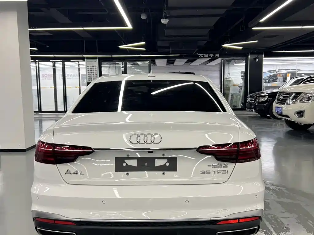 Audi A4L — фото 5