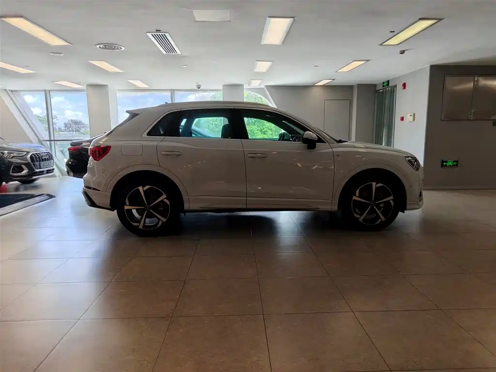 Audi Q3 — фото 3