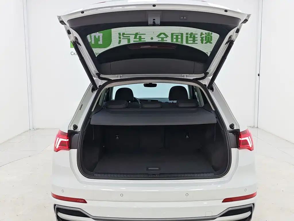 Audi Q3 — фото 17