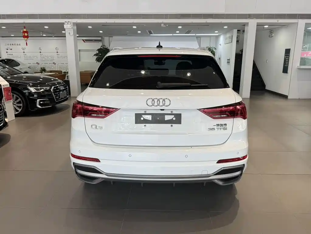 Audi Q3 — фото 5