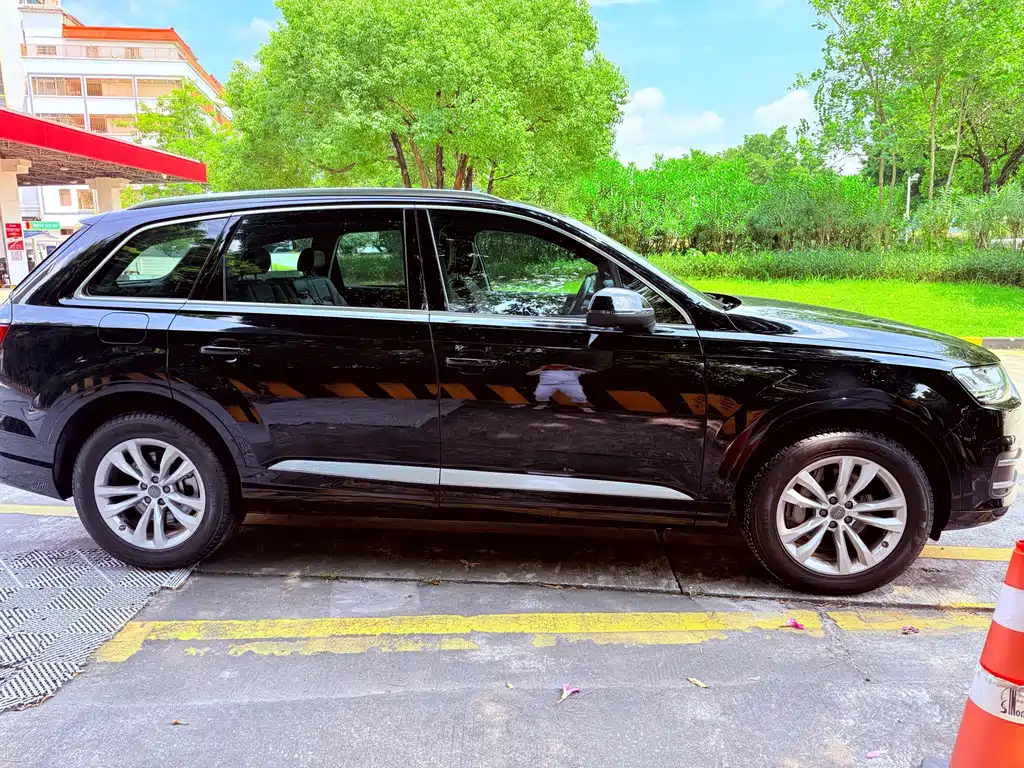 Audi Q7 — фото 3