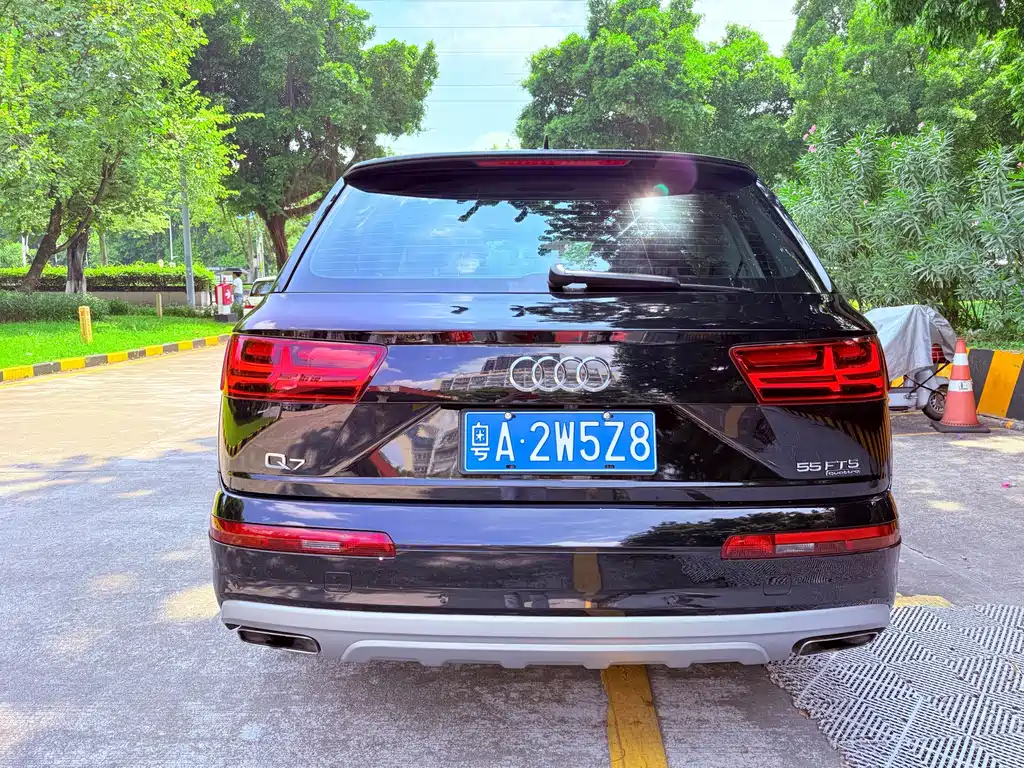 Audi Q7 — фото 6