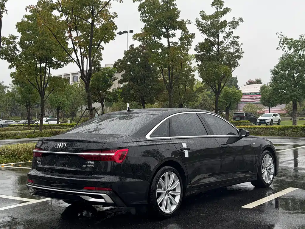 Audi A6L — фото 6